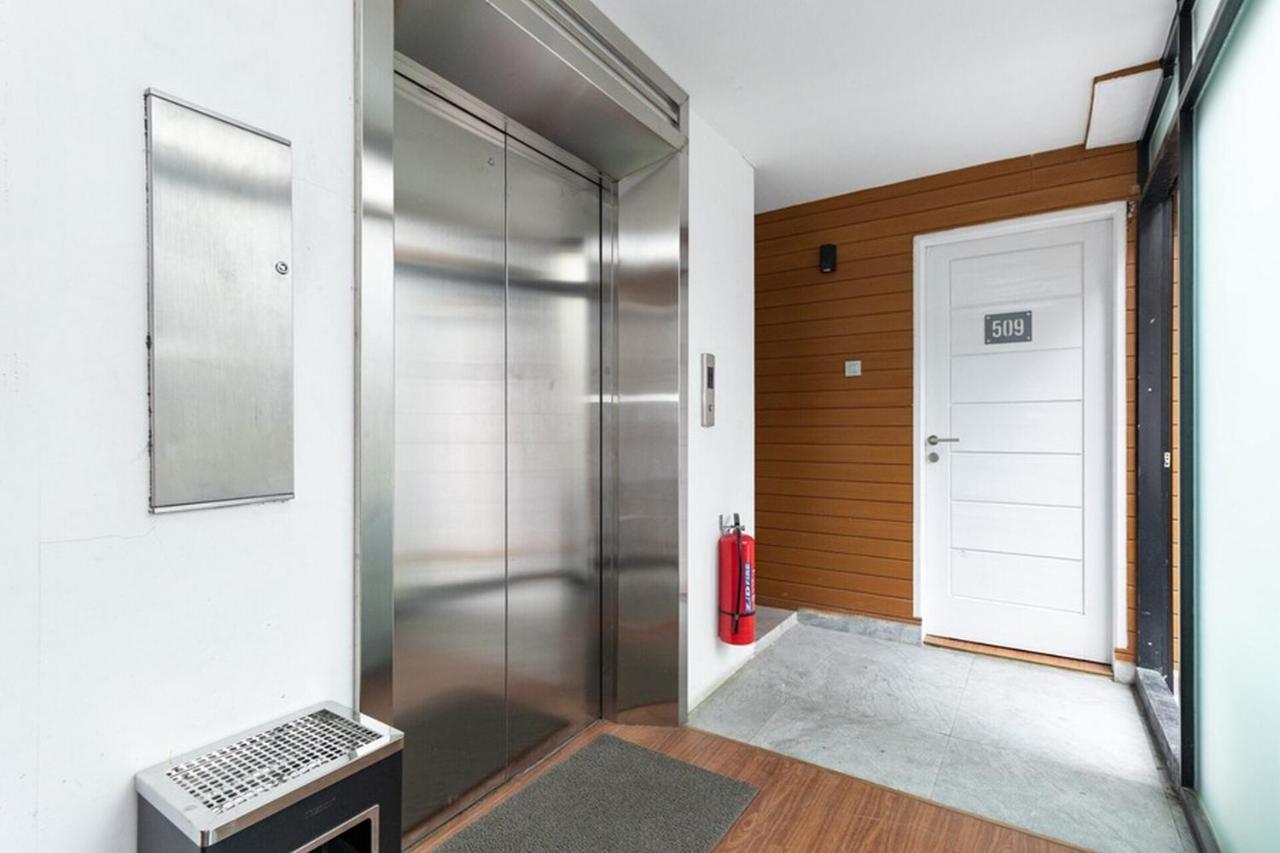 Reddoorz Premium Near Centre Point Mall Medan Ngoại thất bức ảnh