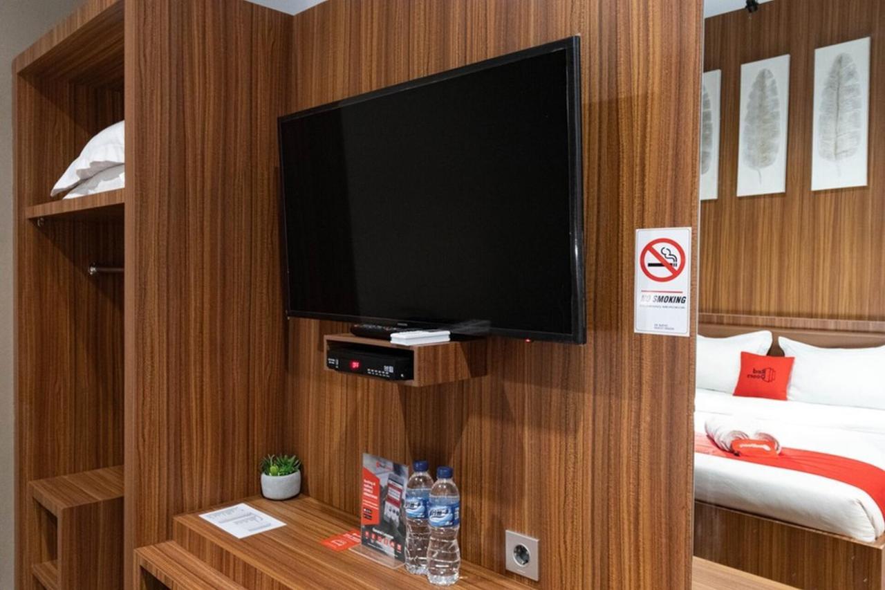 Reddoorz Premium Near Centre Point Mall Medan Ngoại thất bức ảnh