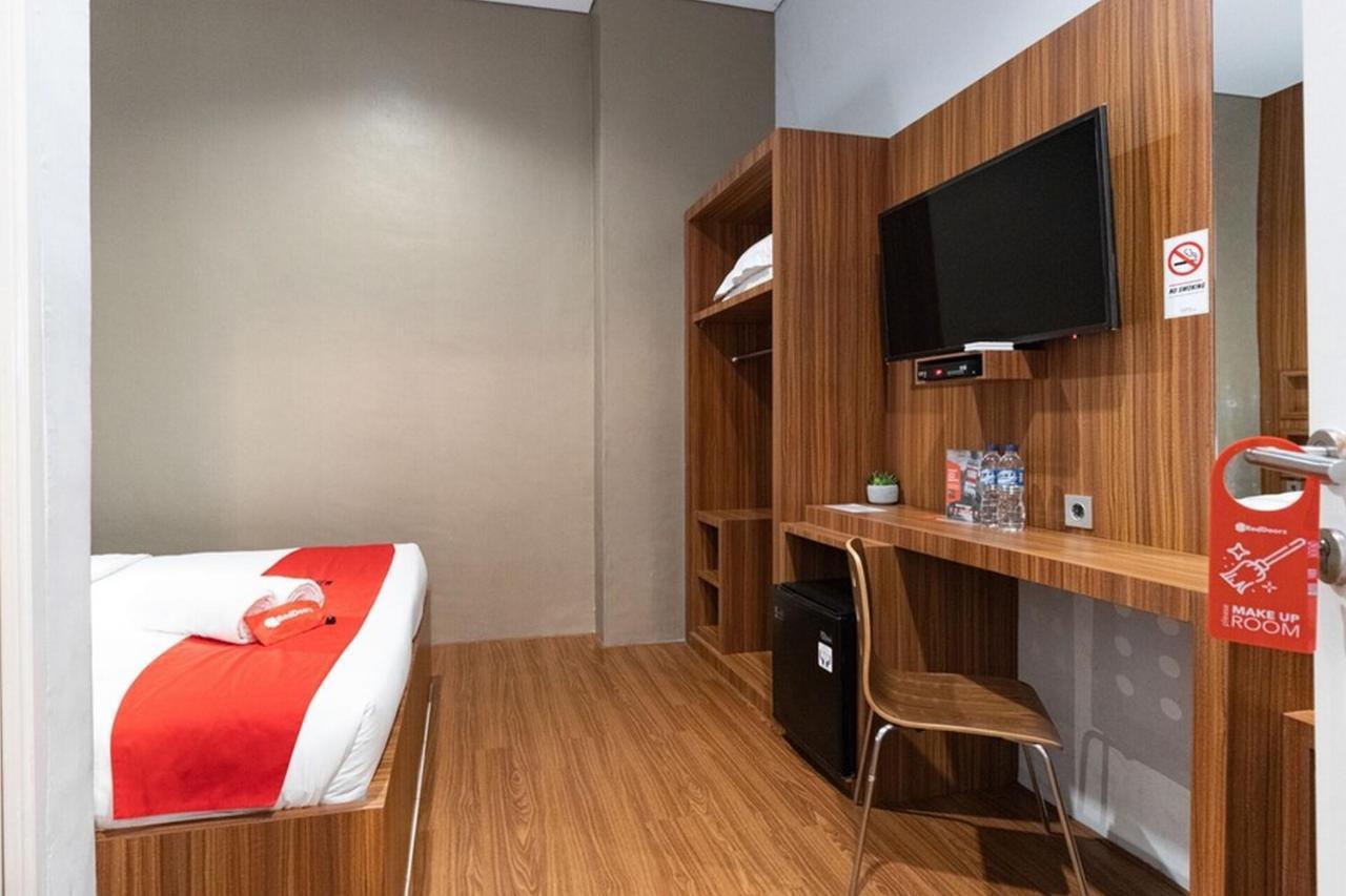 Reddoorz Premium Near Centre Point Mall Medan Ngoại thất bức ảnh