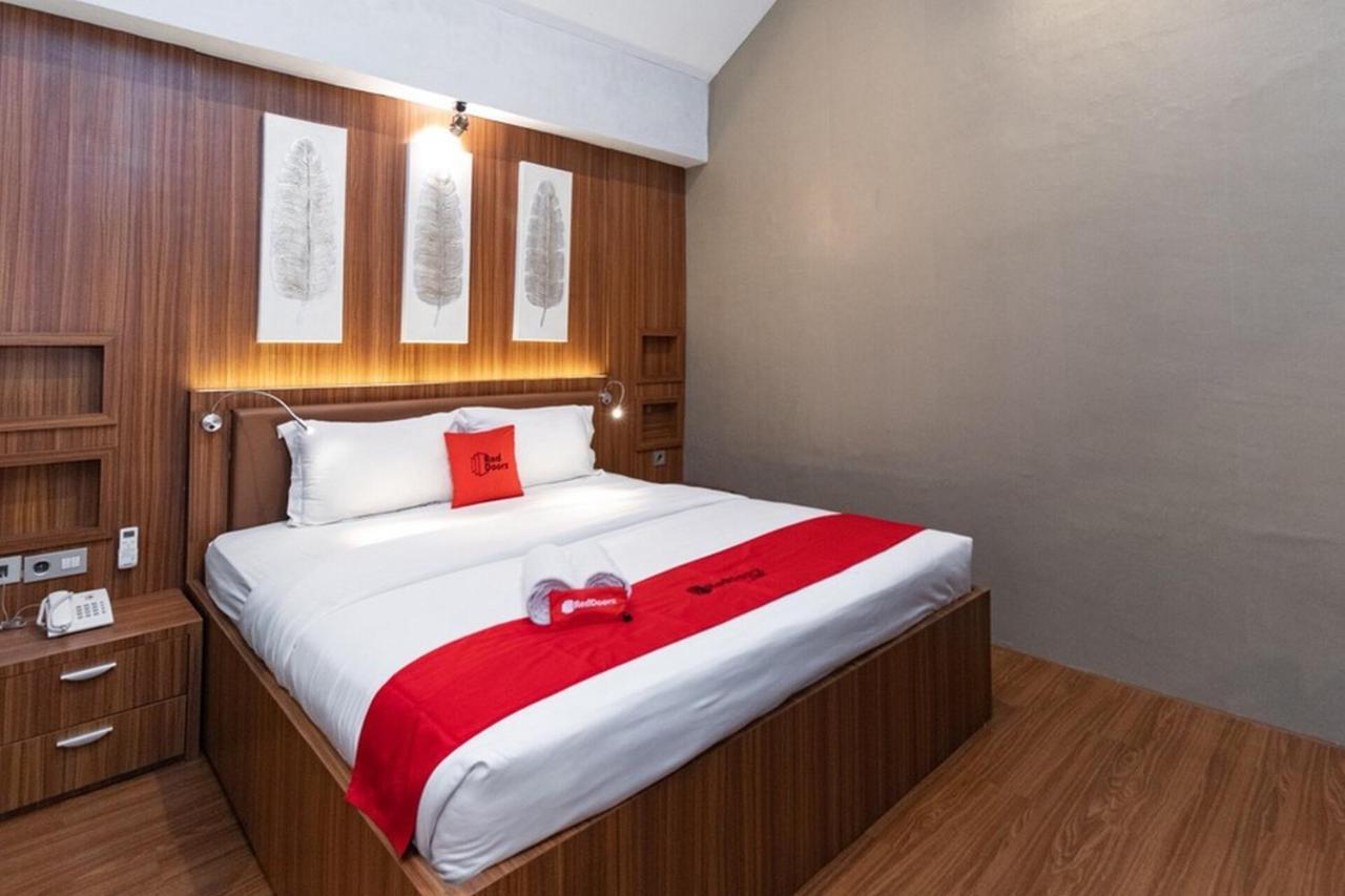 Reddoorz Premium Near Centre Point Mall Medan Ngoại thất bức ảnh