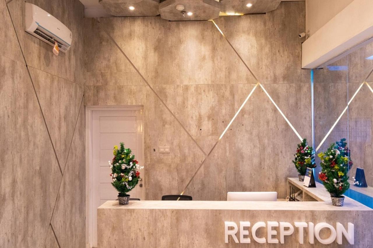 Reddoorz Premium Near Centre Point Mall Medan Ngoại thất bức ảnh
